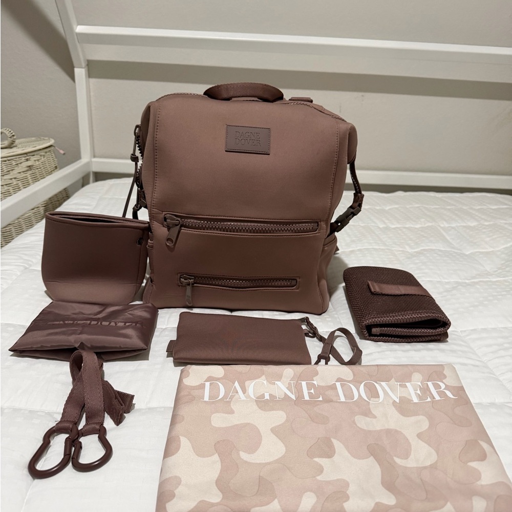 Like new Dagne Dover Indi Large diaper bag in Dune with Matching Accessories